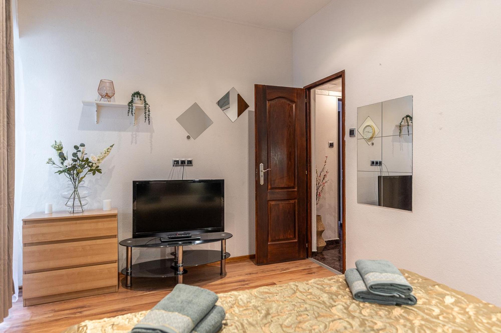 City Vibes Apartment - 3 Bdrms Budapest Exterior photo